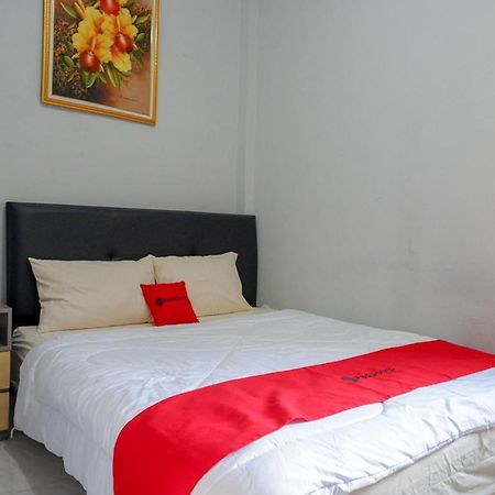 Reddoorz Near Jalan Adi Sucipto Solo Surakarta (Solo) Exterior foto