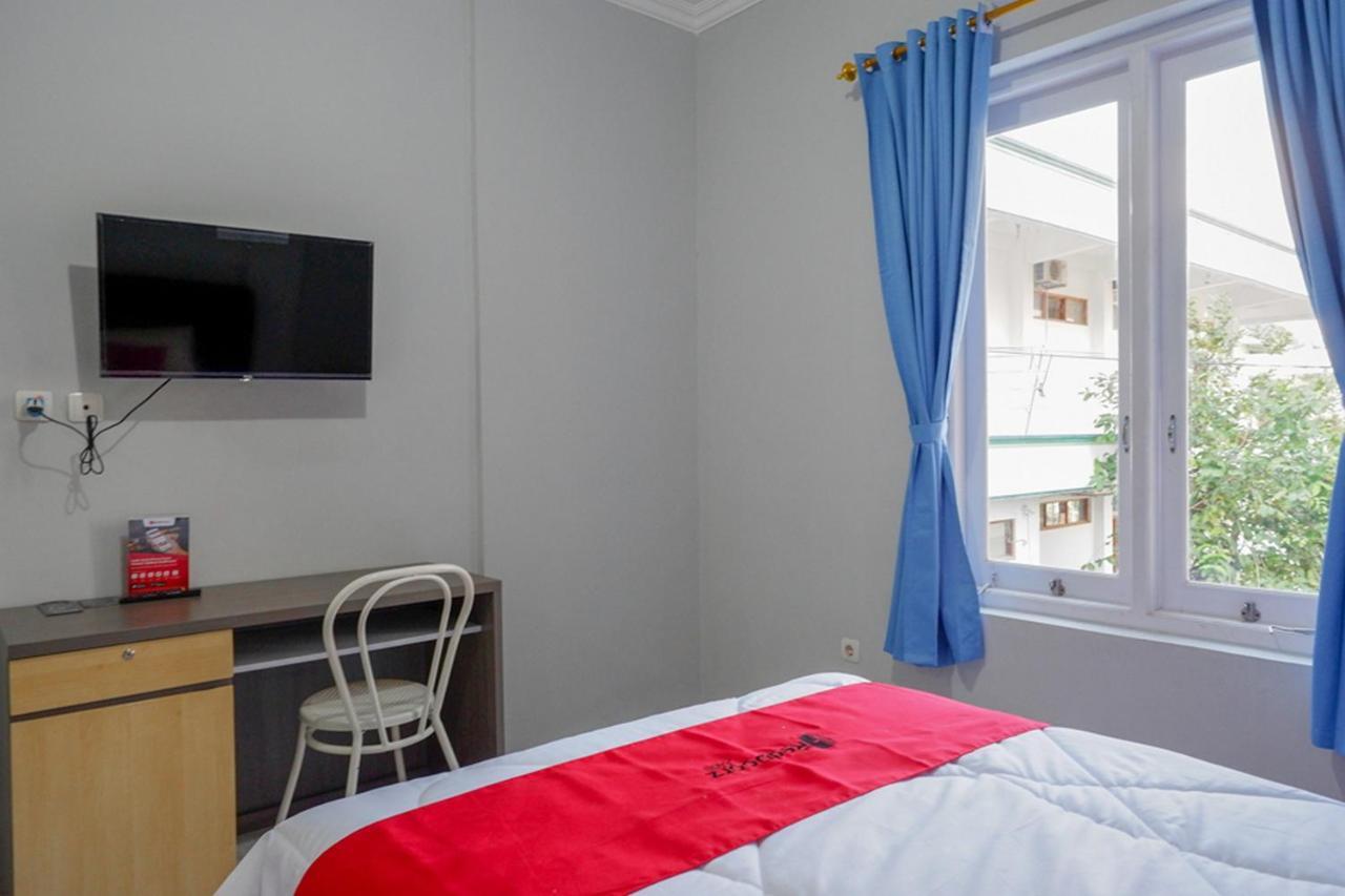 Reddoorz Near Jalan Adi Sucipto Solo Surakarta (Solo) Exterior foto