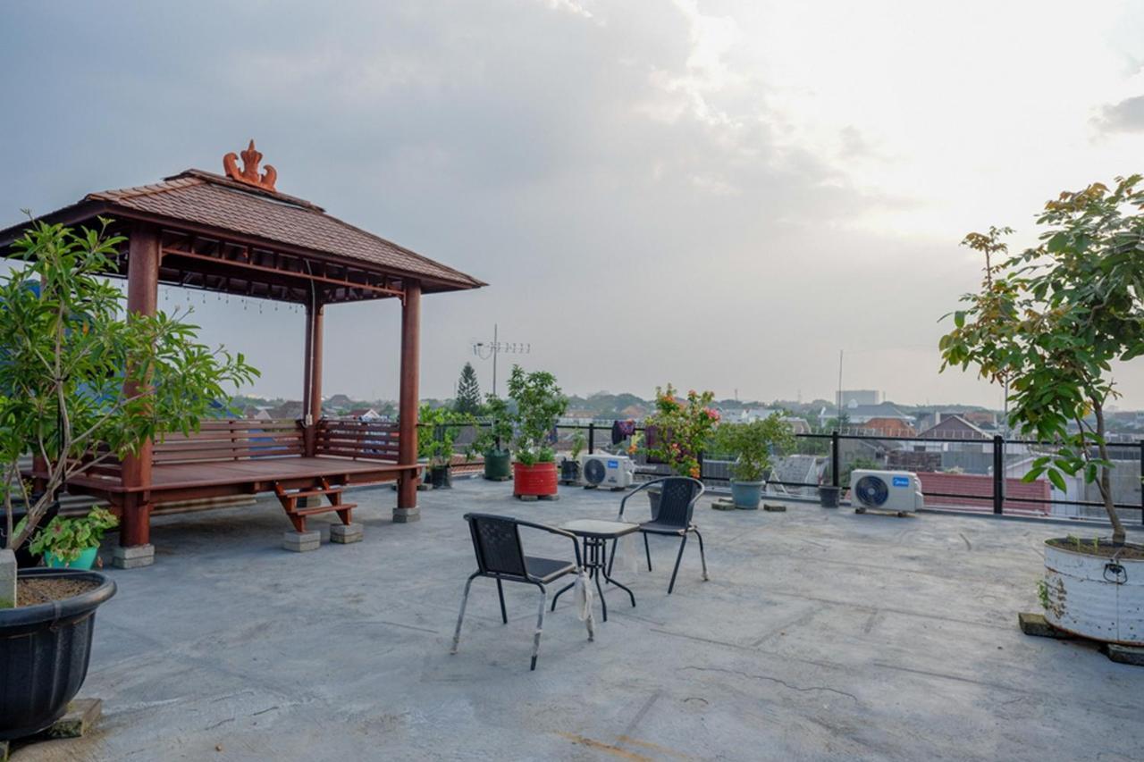 Reddoorz Near Jalan Adi Sucipto Solo Surakarta (Solo) Exterior foto