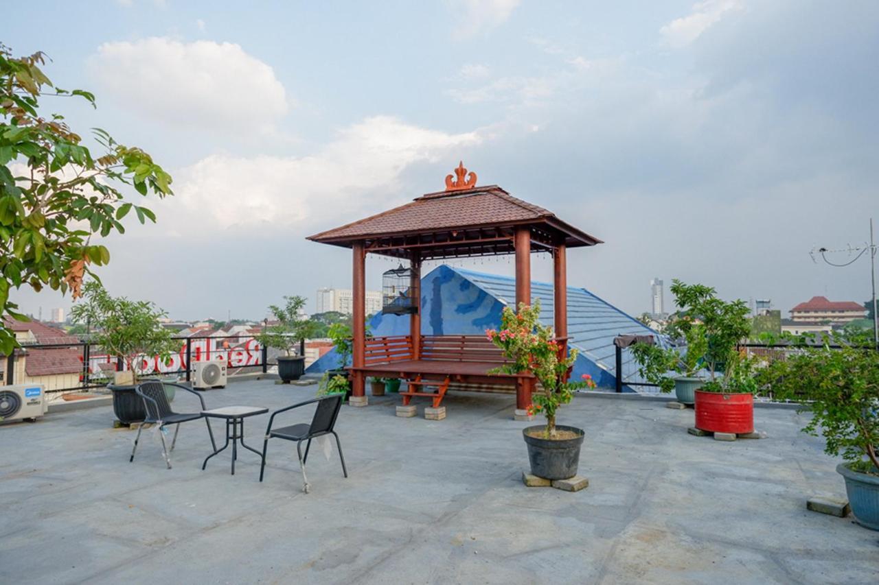 Reddoorz Near Jalan Adi Sucipto Solo Surakarta (Solo) Exterior foto
