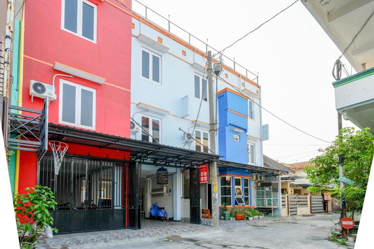 Reddoorz Near Jalan Adi Sucipto Solo Surakarta (Solo) Exterior foto