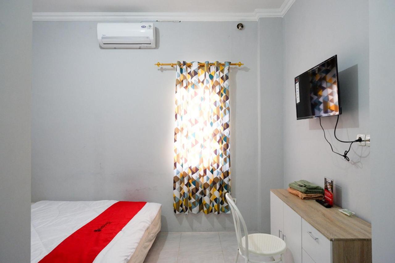 Reddoorz Near Jalan Adi Sucipto Solo Surakarta (Solo) Exterior foto